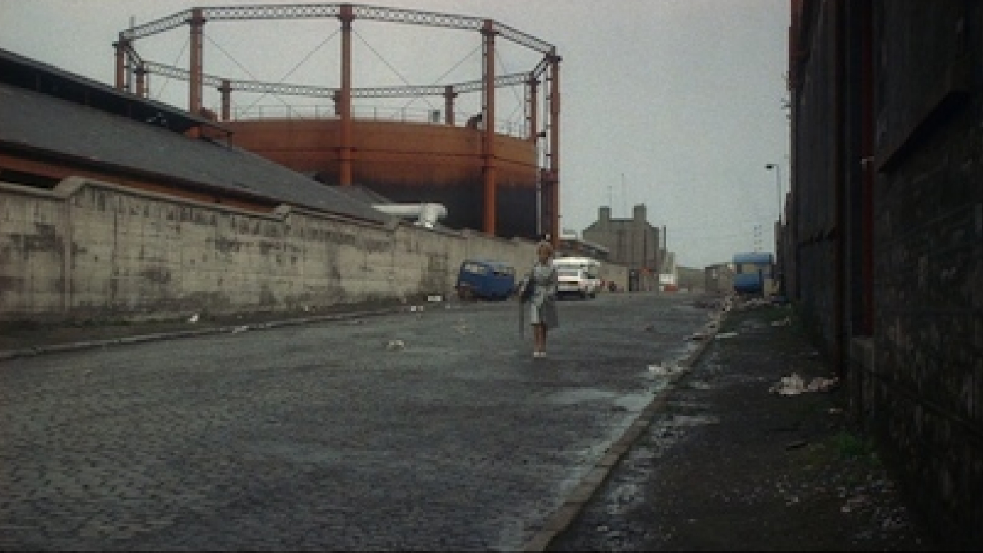 Scene from the movie “Educating Rita” showing the Gasometer with its inner tank, 1983